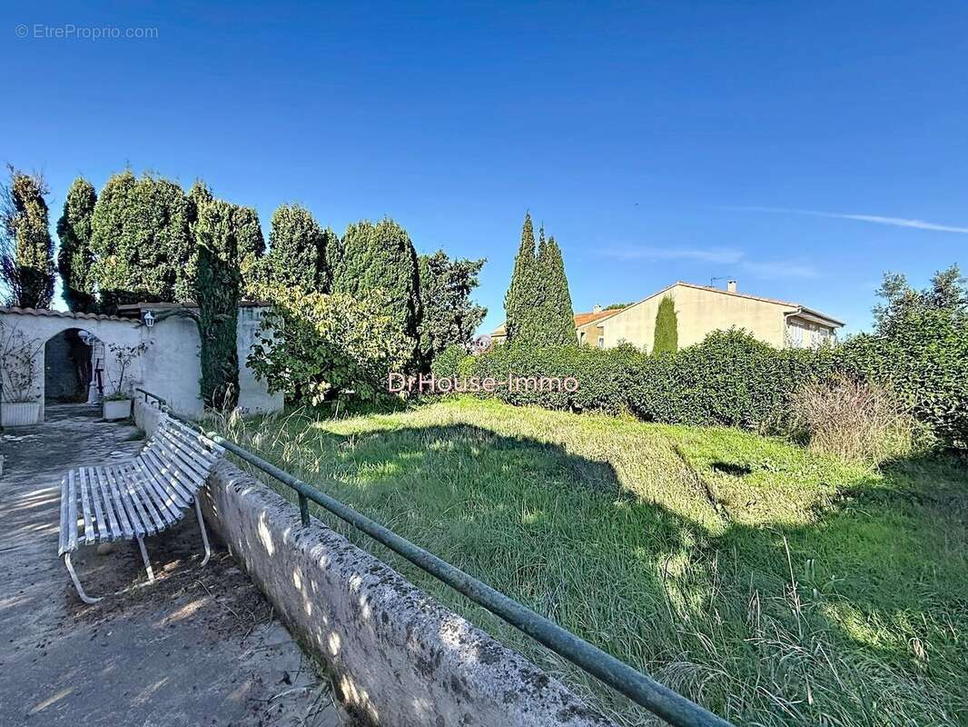 Maison à SAINT-VICTORET