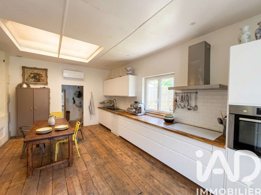 Maison 137 m² à Pessac  - photo 4