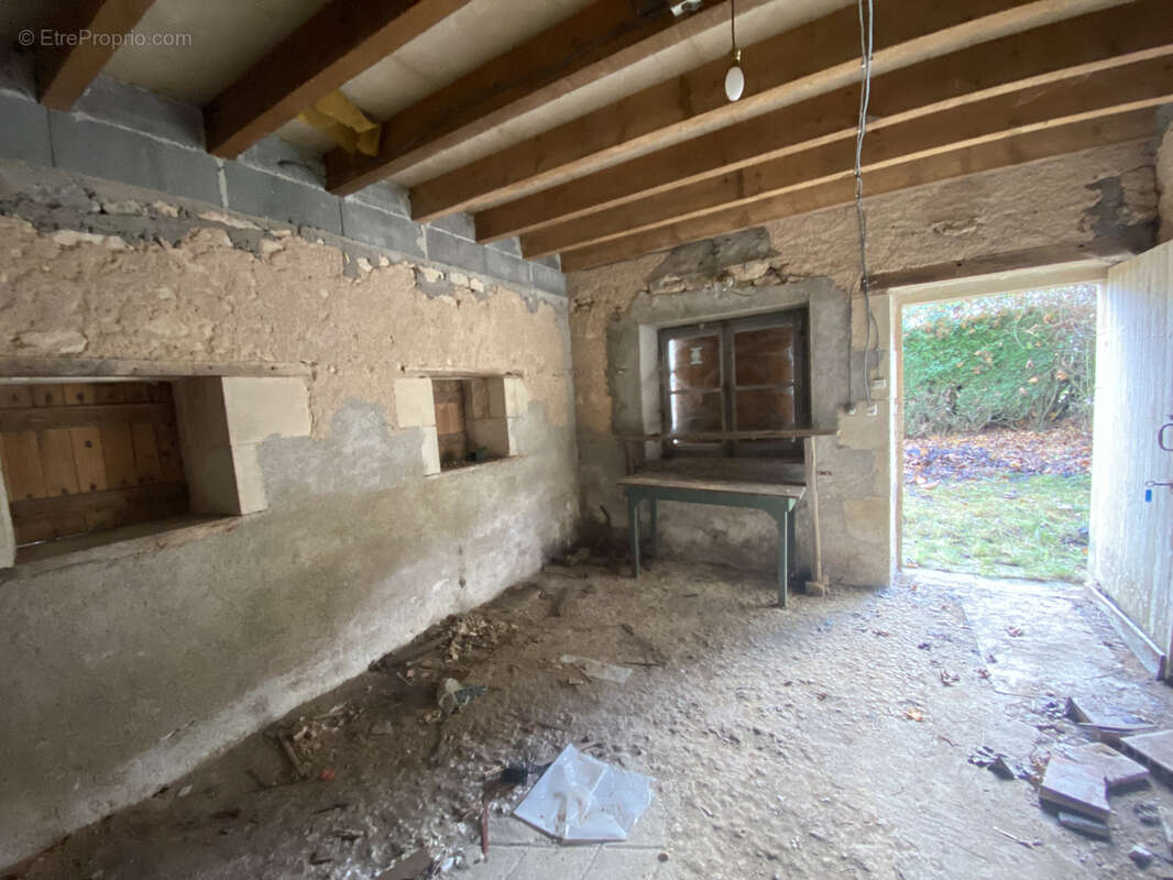 Charmante fermette a renover proche nevers - photo 10