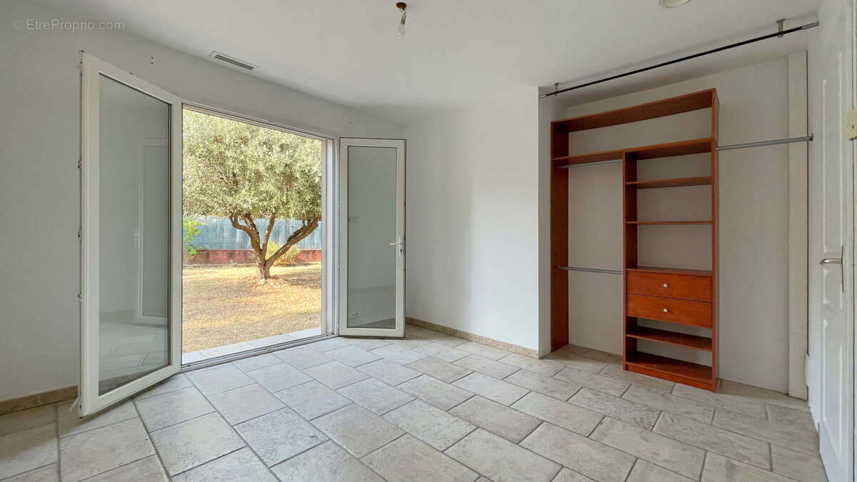 A 10 minutes d'Uzès, villa de plain-pied avec jardin, piscine et pool-house - photo 18