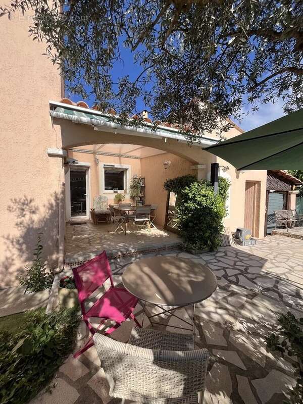 Centre, villa plain pied 3 chambres et bureau, piscine,  garage et atelier - photo 4