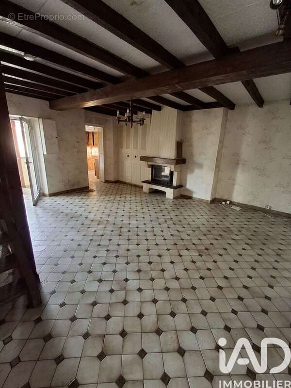 Photo 2 - Maison à FONTAINE-LES-GRES