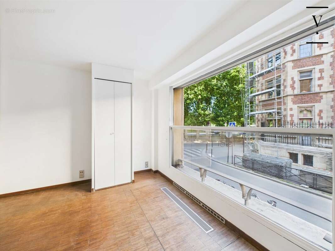 Appartement à PARIS-7E