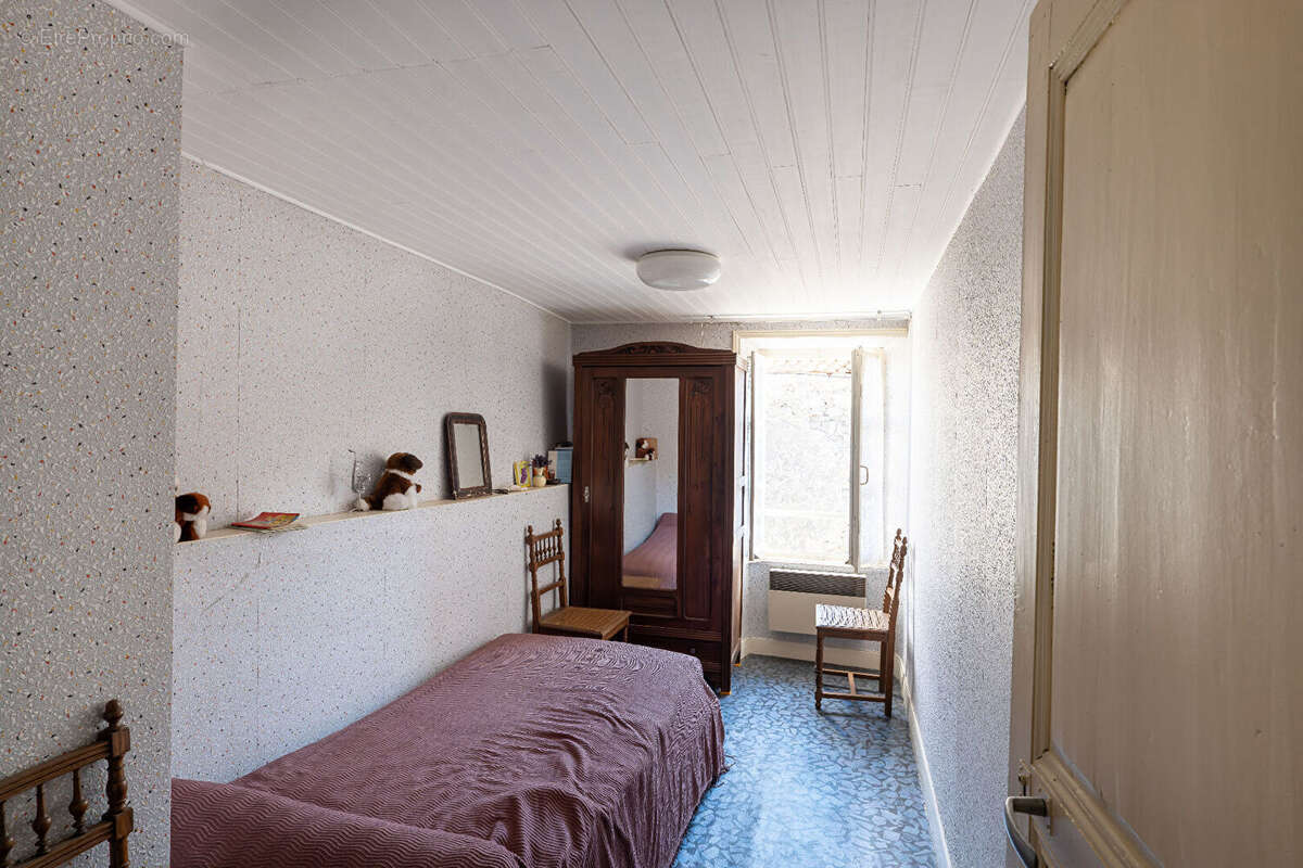 Maison à CHAMPAGNAT-LE-JEUNE