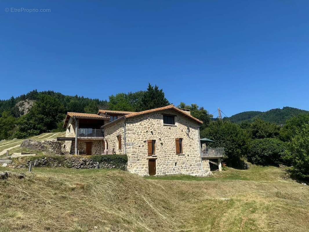 Maison à SAINT-JEAN-ROURE