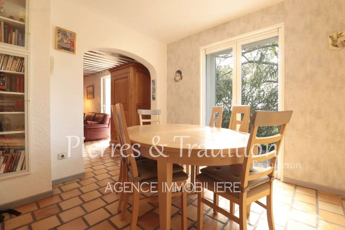 Maison à SAINT-SATURNIN-LES-APT