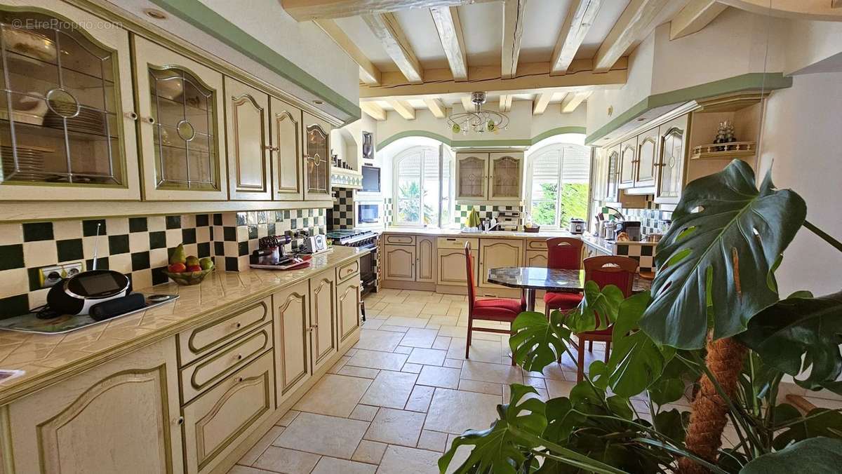 Maison à LES ISSAMBRES