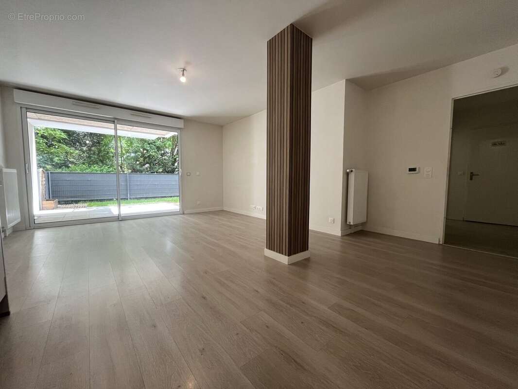 Appartement à LE MESNIL-ESNARD