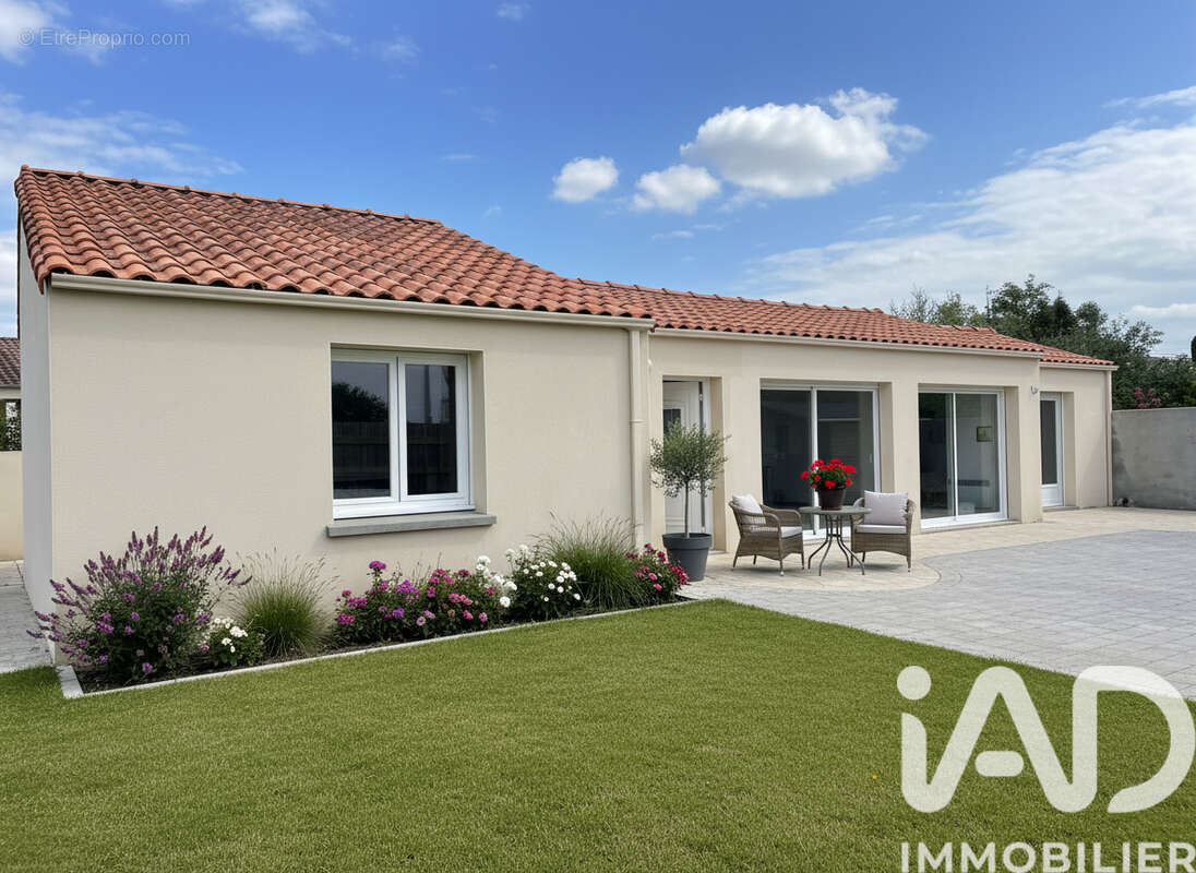 Photo 1 - Maison à LA CHAPELLE-HEULIN