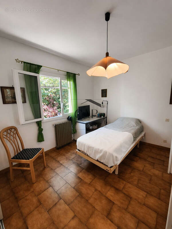 Maison familiale avec vue mer, jardin piscinable et fort potentiel - photo 18