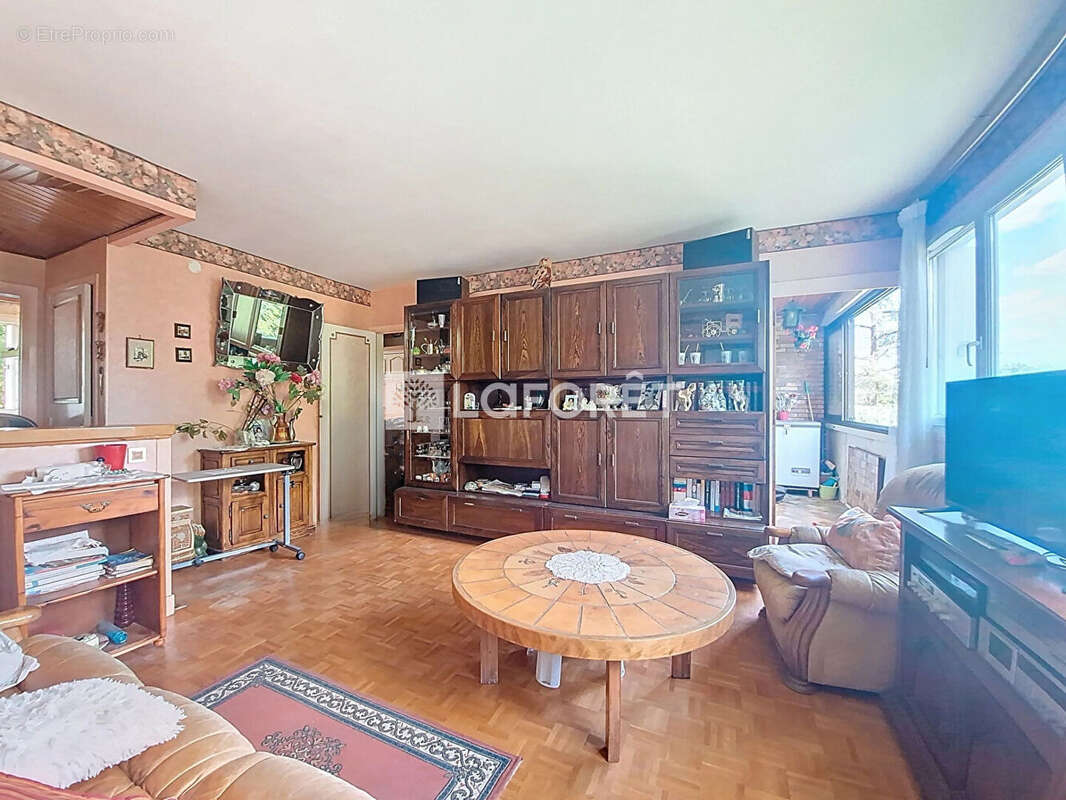 Appartement à VERNEUIL-SUR-SEINE