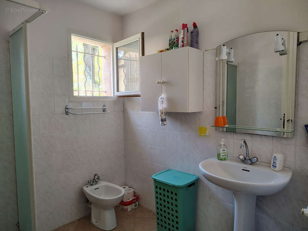 En exclusivité à Quinson : Charmante maison individuelle de plain-pied  avec garage - photo 15
