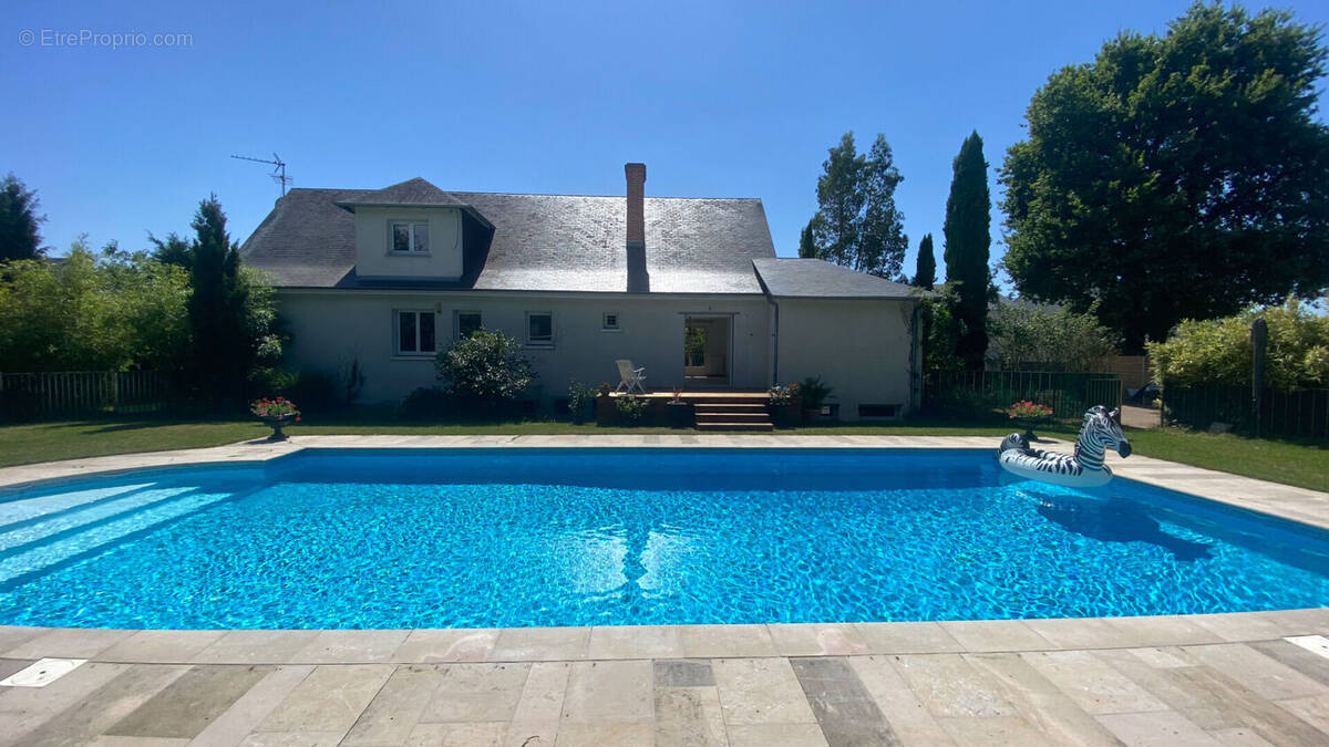 Maison à SAINT-PRYVE-SAINT-MESMIN