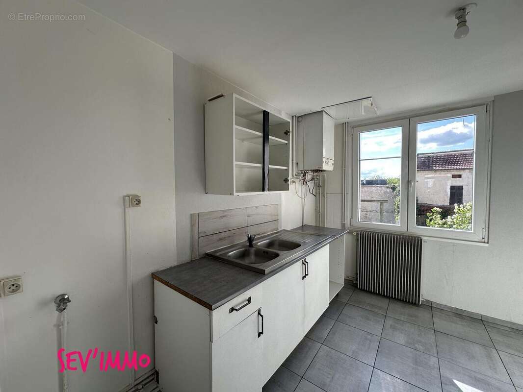 Maison à SAINT-GERMAIN-DES-FOSSES