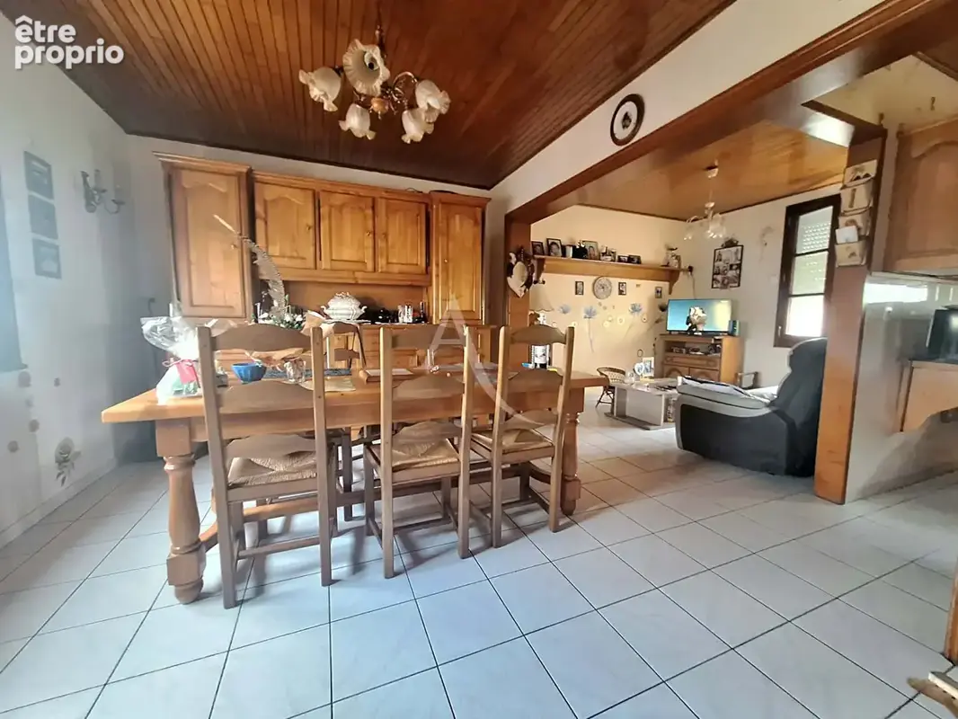 Maison Rue, proche du centre-ville, 3 chambres - photo 3