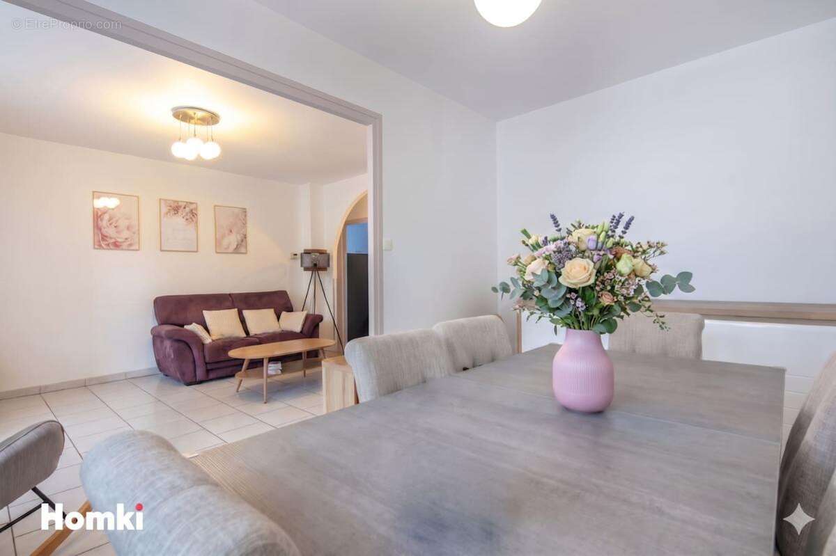 Appartement à FONTAINE