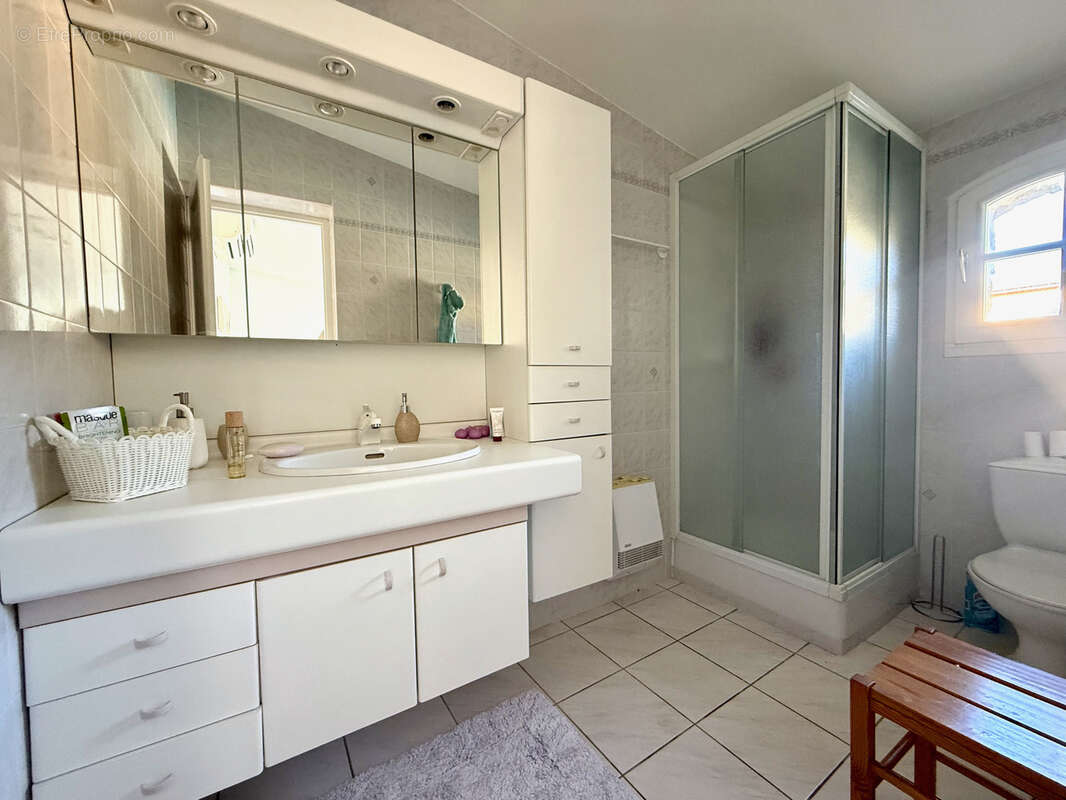 Maison à SUZE-LA-ROUSSE