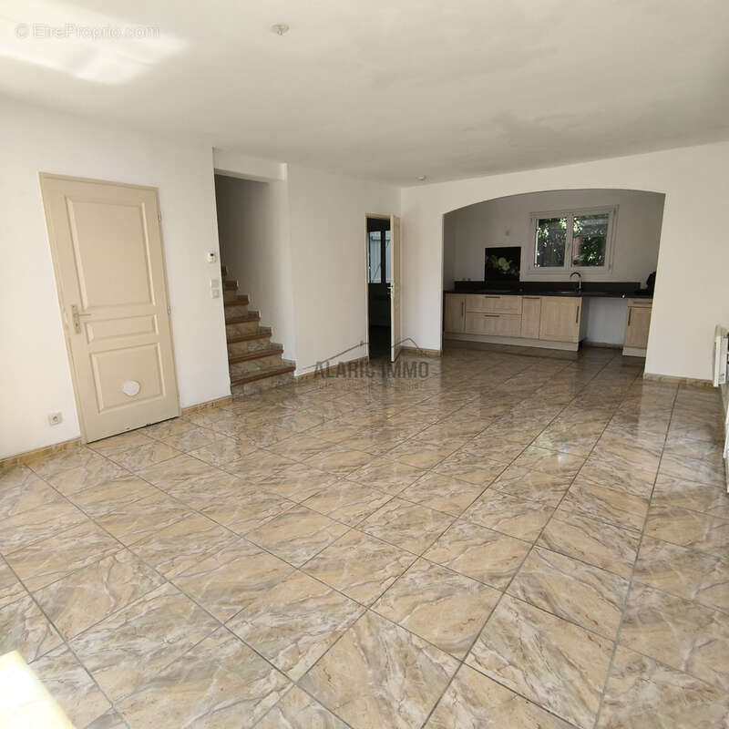 Maison à CONILHAC-CORBIERES