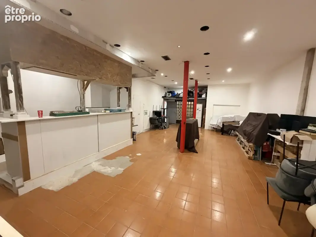 1er Noailles, Local commercial de 112m2 avec sous-sol de 170m2 - photo 2