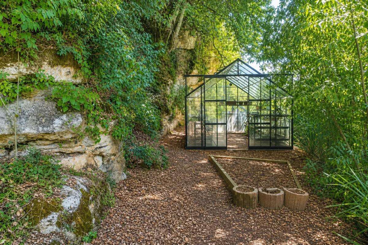 Maison périgourdine avec vue spectaculaire et grotte classée - photo 12