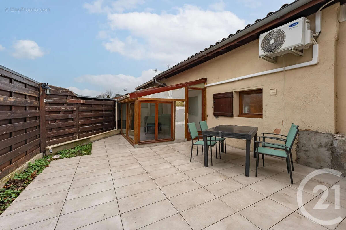 Maison à SAINT-PRIEST