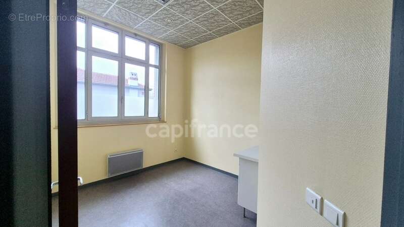 Réelle Opportunité en exclusivité – Baisse de Prix ! Locaux / Bureaux à Tarbes - photo 7