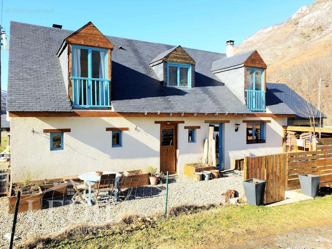 Maison à CAMPAN