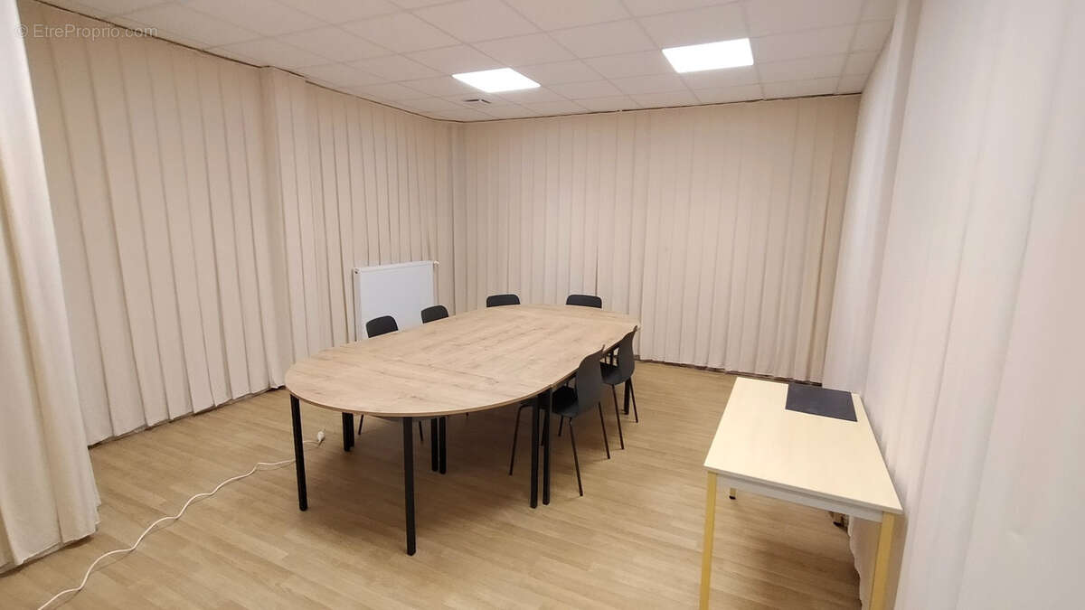 Bureaux rénovés en centre ville. - photo 5