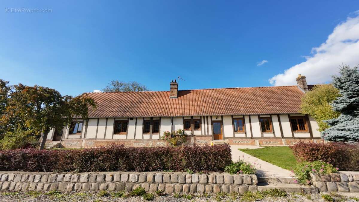 Maison à ESCLAVELLES