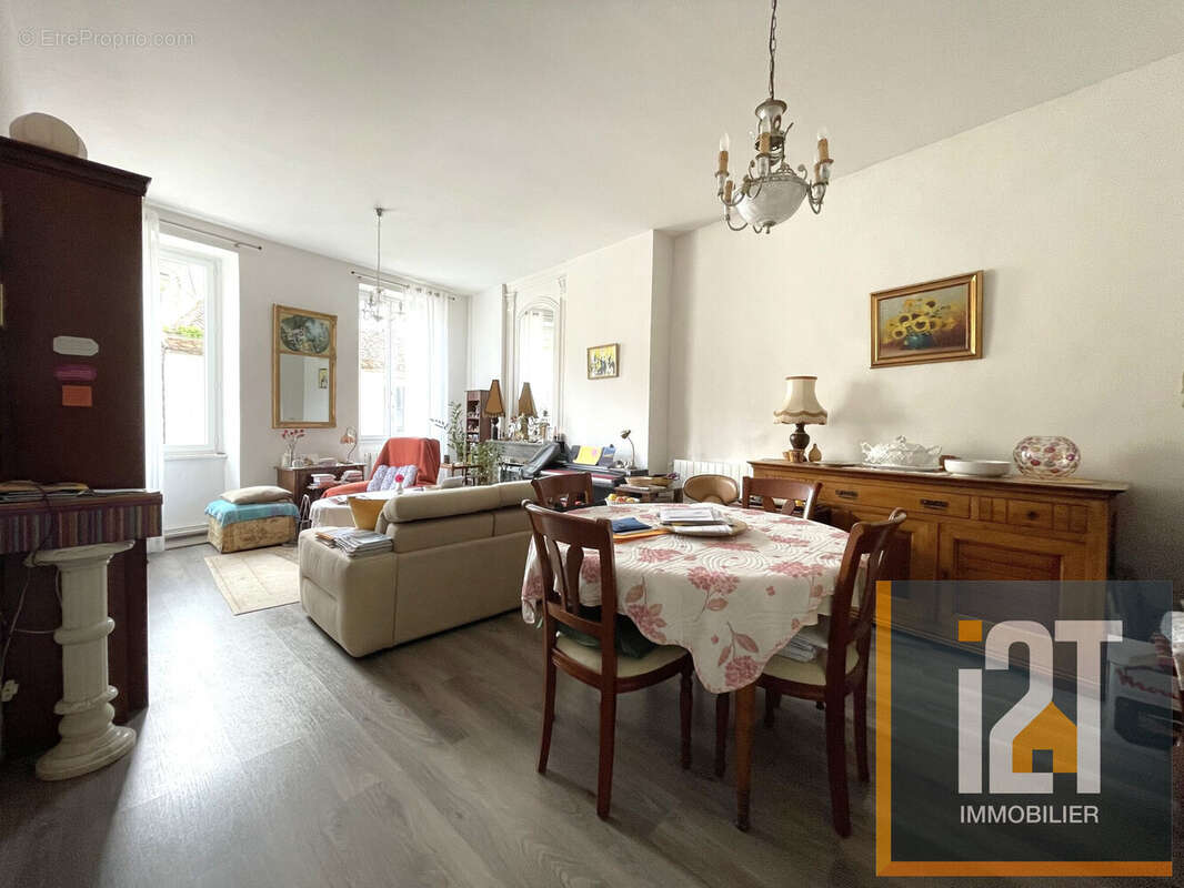 Appartement à NIMES