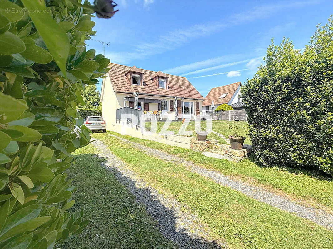 Maison à SAINT-PAIR-SUR-MER