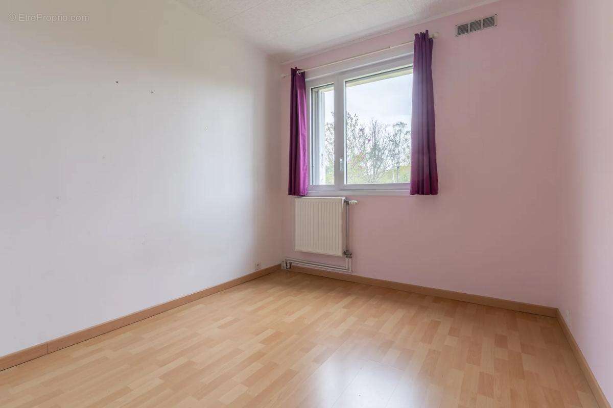 Appartement à MONTIGNY-LE-BRETONNEUX
