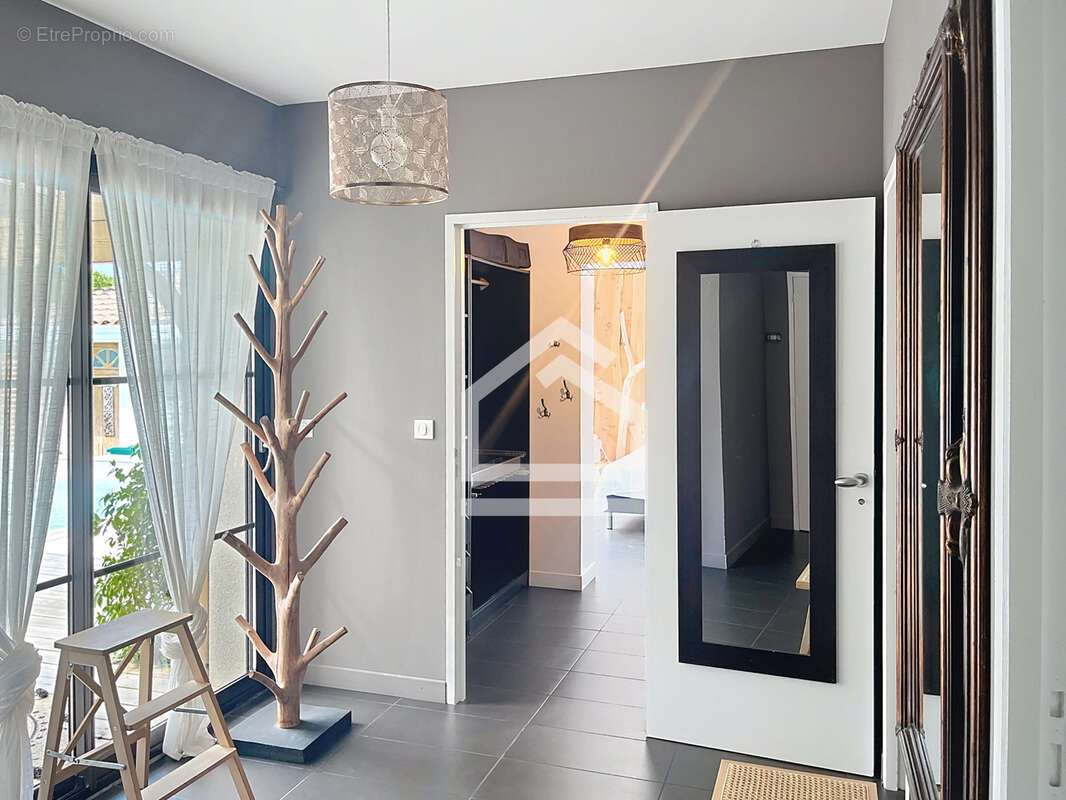 Lacanau Proche Lac Magnifique Maison Contemporaine, 7 pièces 240m2 - photo 7