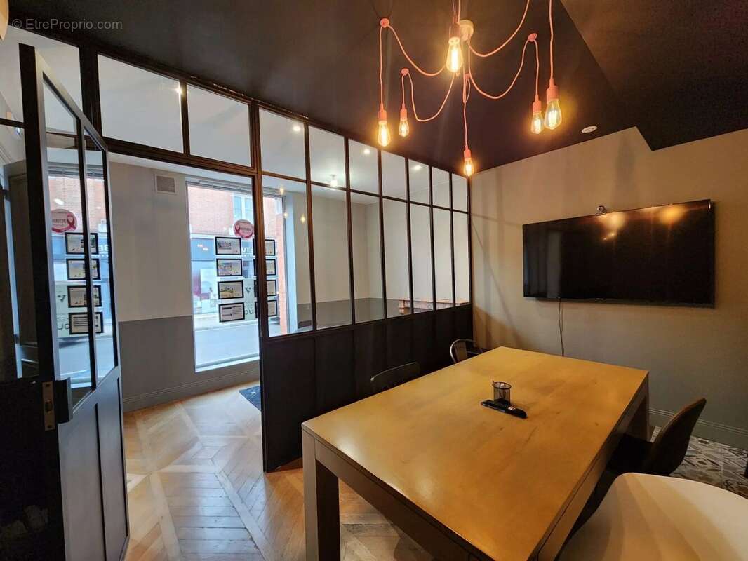 Commerce à LA FERTE-SAINT-AUBIN