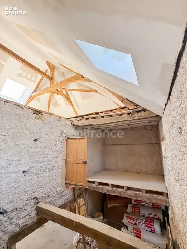 Maison de caractere, toiture recente, dependances et projet pret a realiser - photo 10