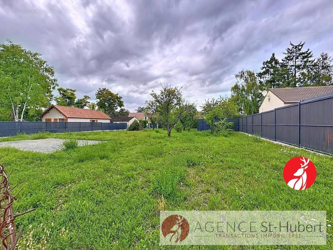 Terrain à ACHERES-LA-FORET