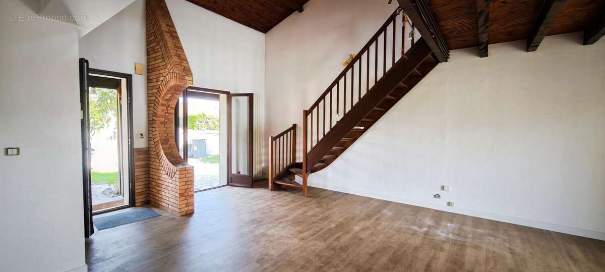 Maison à LA SALVETAT-SAINT-GILLES