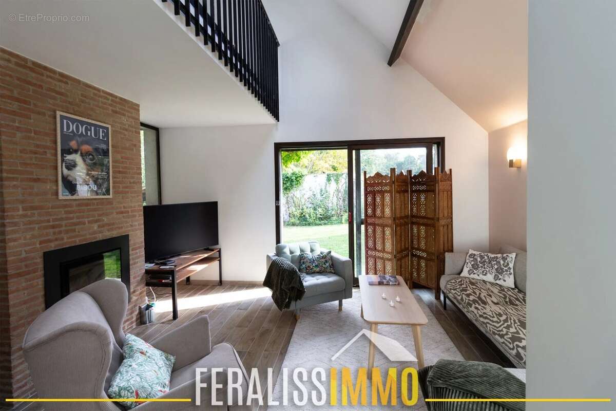 Maison à JOUY-LE-MOUTIER