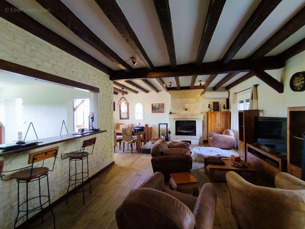 Maison Monthoiron 8 pièce(s) 176 m2 - photo 8