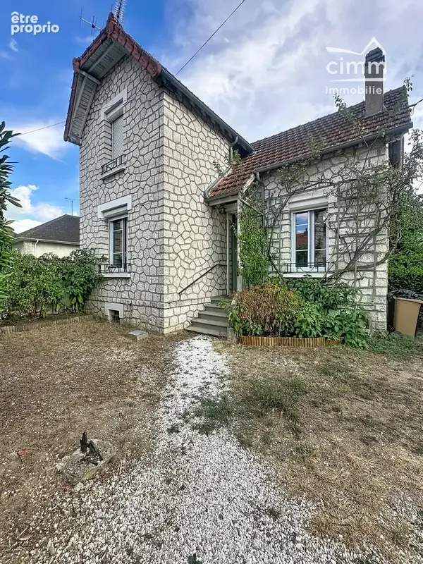 Maison à AMILLY