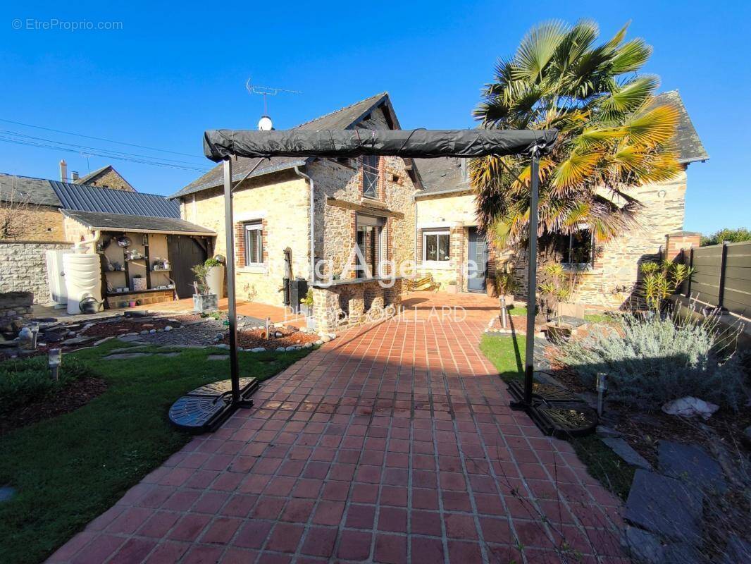 Maison à BOURG-L&#039;EVEQUE