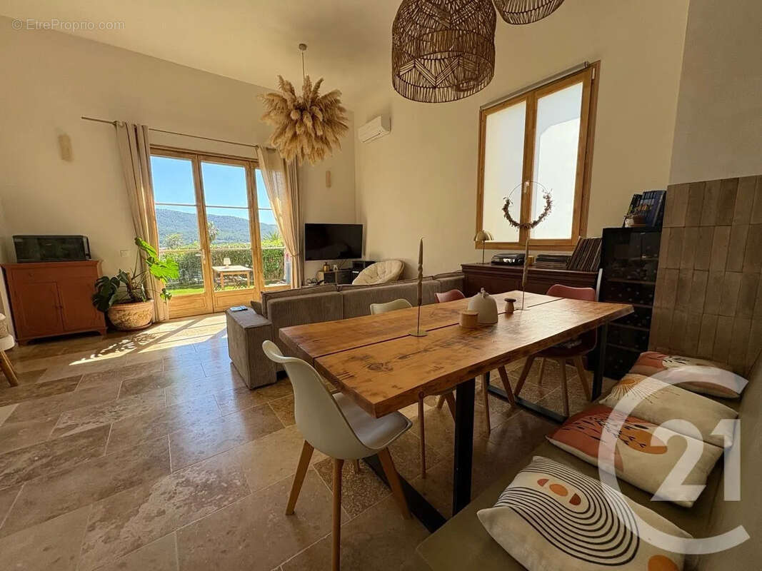 Appartement à HYERES