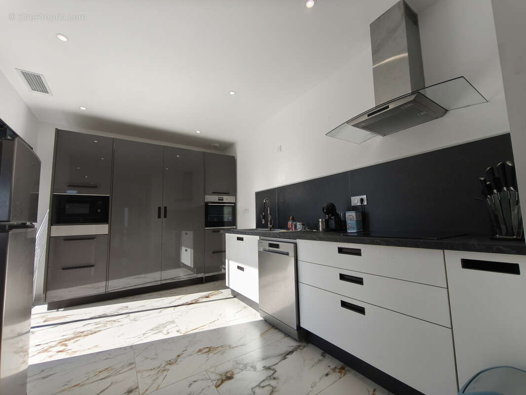 Vend villa T5 avec Garage et piscine - photo 5