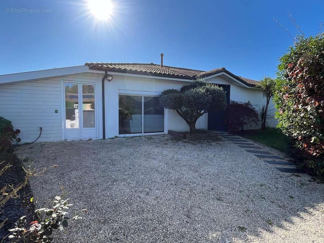 Maison à PARENTIS-EN-BORN