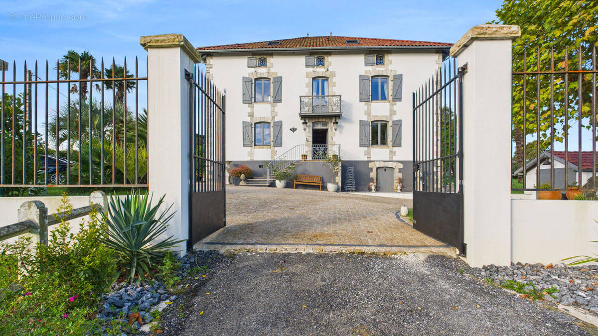Maison à GUICHE
