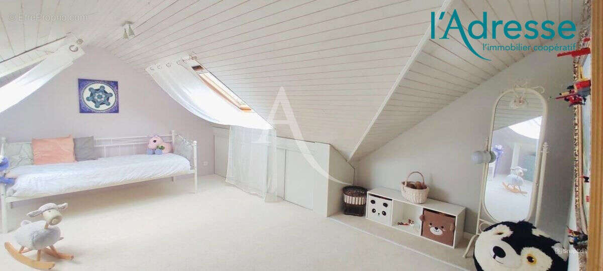 Maison à SAINT-THIBAULT-DES-VIGNES