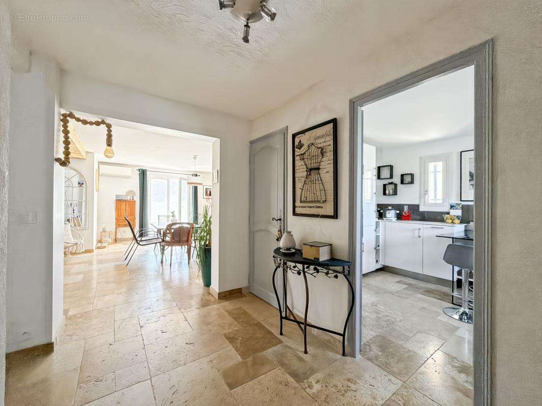 Maison à PUGET-SUR-ARGENS