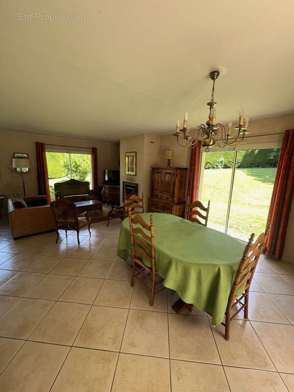 Maison à LACHASSAGNE