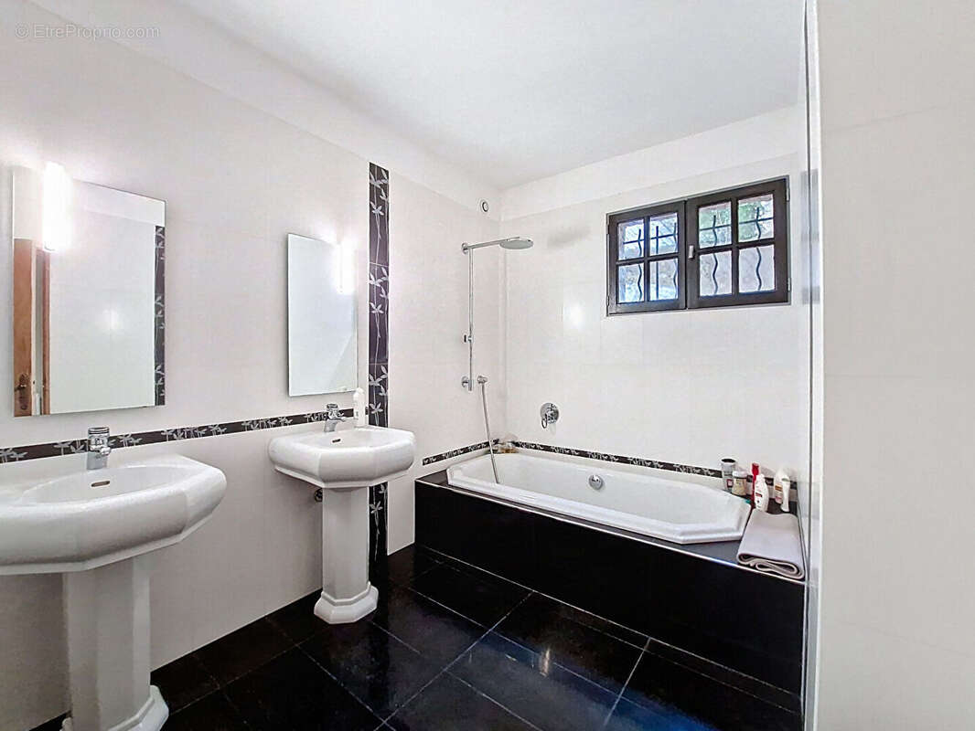 Maison à LA ROCHE-GUYON