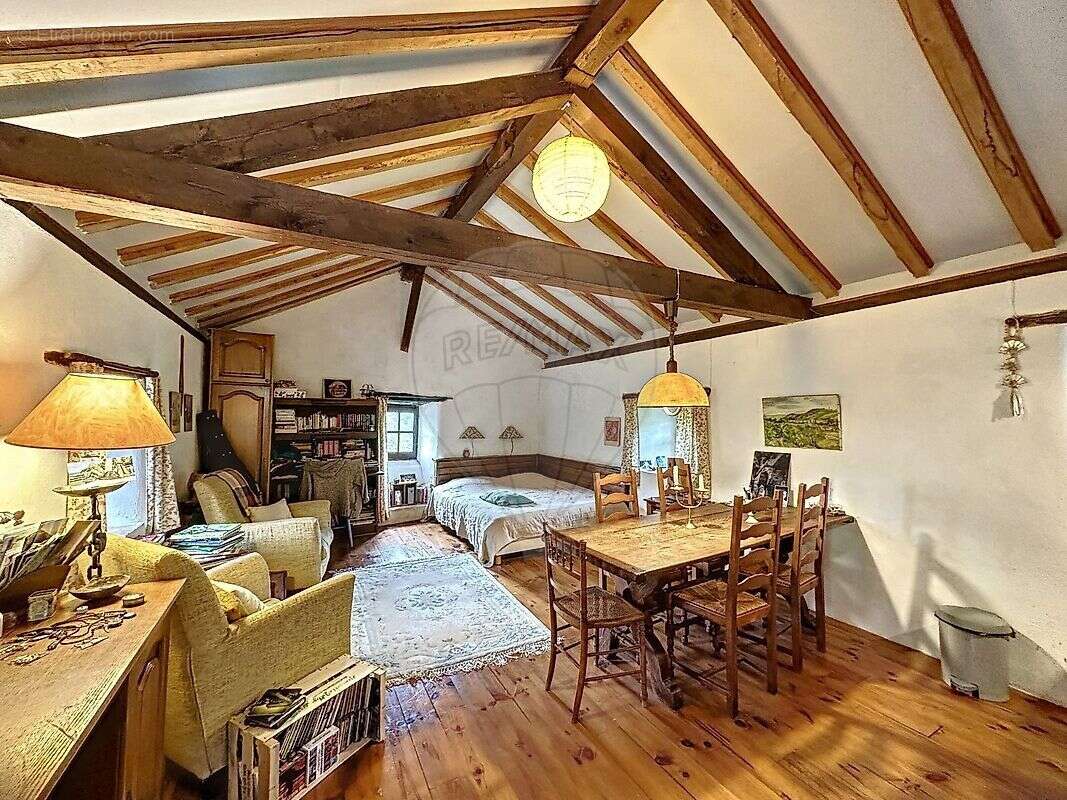 Maison à SAINT-GERMAIN-DE-CALBERTE